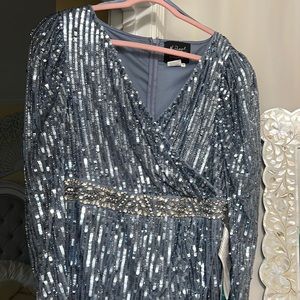 Mac Duggal sequin dress . Blue size 14 . Never worn .